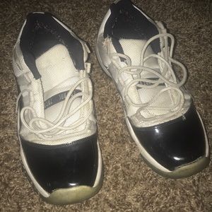 Retro 11 lowtop concord.